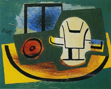 抽象的かつ装飾的 Painting - ポムとヴェールのデヴァン・ウン・フェネトル 1923 キュビスト